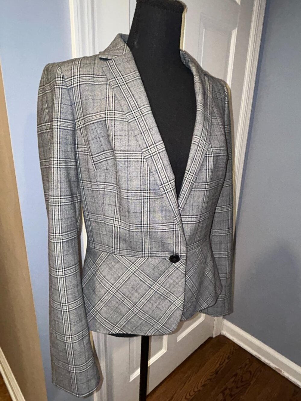 Banana Republic Women's Gray Plaid Wool Blend Blazer, size 8